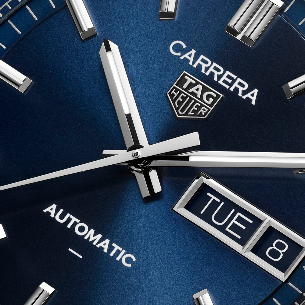 WDA2112.BA0043 - Dial Close Up