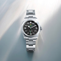 files/rolex-collection_banner-air-king-cover-m126900-0001-portrait_f8a775b9-b8a6-49a6-a6c3-2cc226cc74b5.jpg