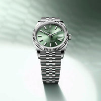 files/rolex-collection_banner-datejust-m126234-0051_2210jva_001-portrait.webp