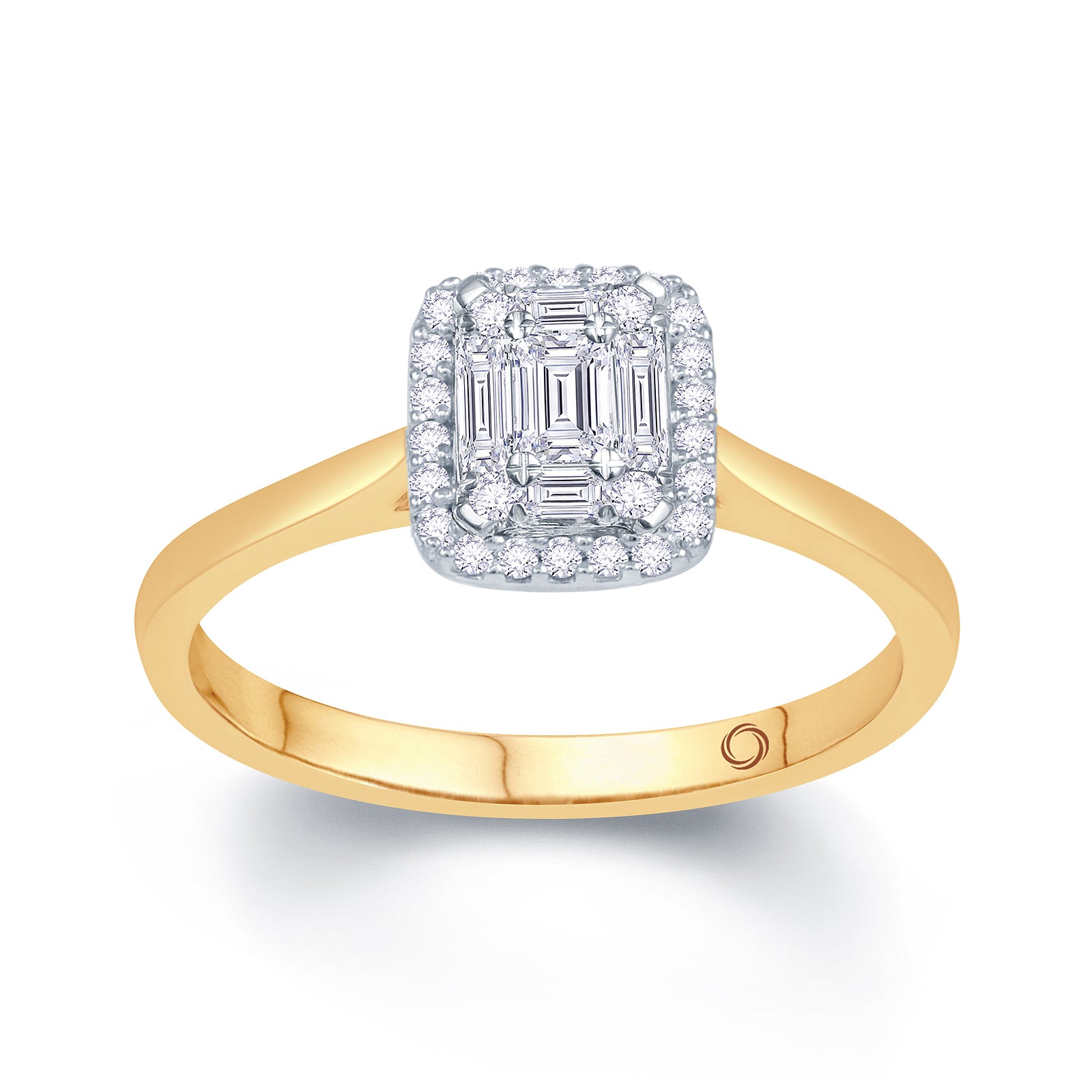 Colormerchants - 14K White Gold Three Stone .25 Ct Princess Diamond Ring